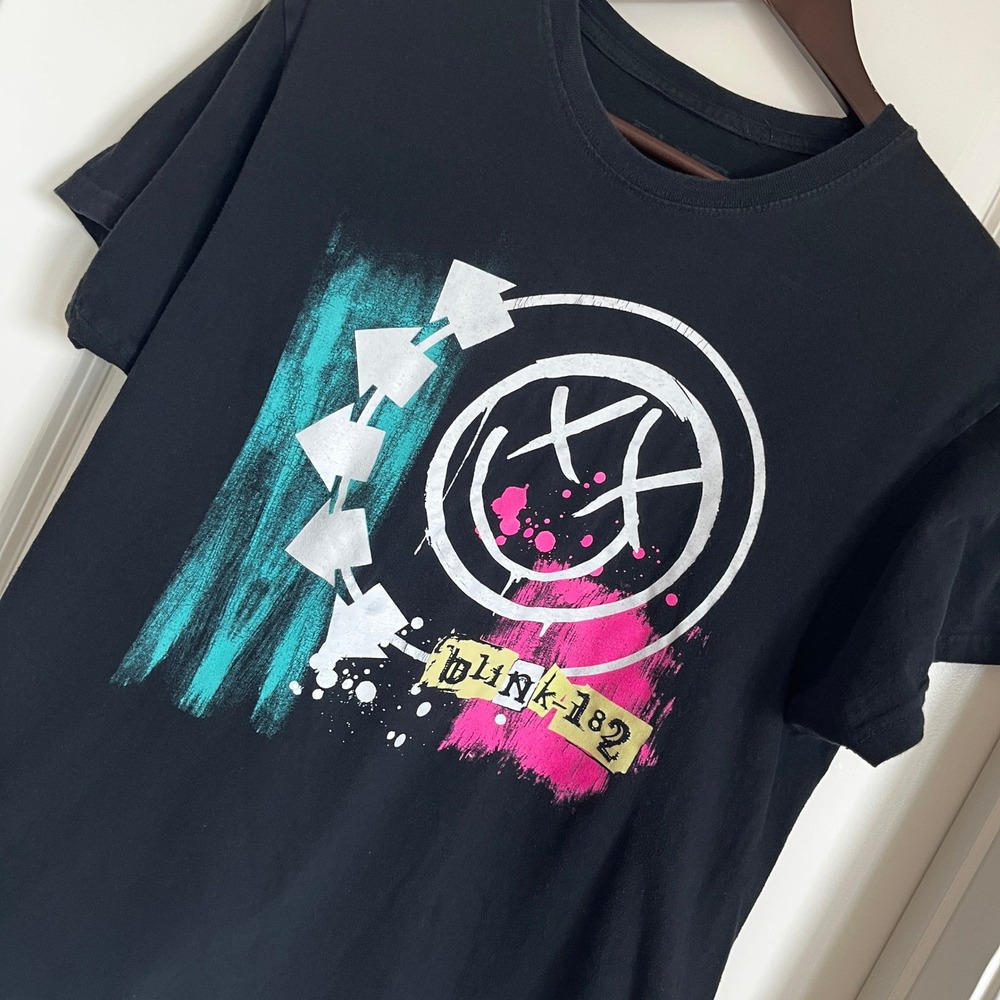 Men's Blink-182 Graphic TShirt Large